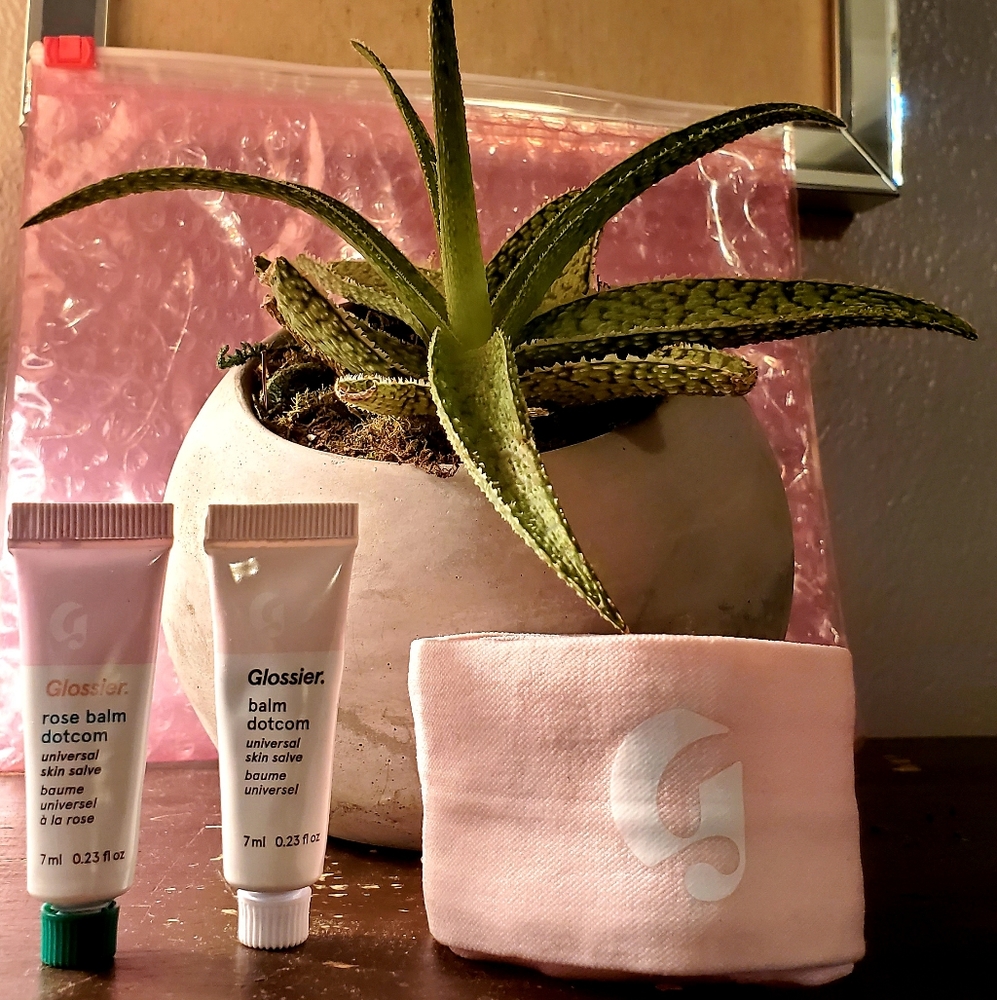 Glossing Lip Balm